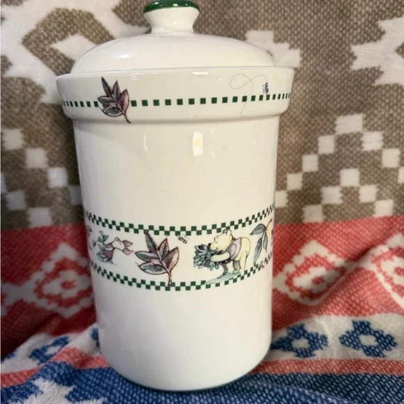 Winnie The Pooh ceramic canister with 100 acre woods pattern - Picture 5 of 5
